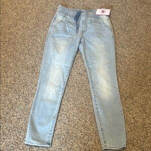 Juicy Couture Light Wash Women’s Elastic Waist Skinny Jeans